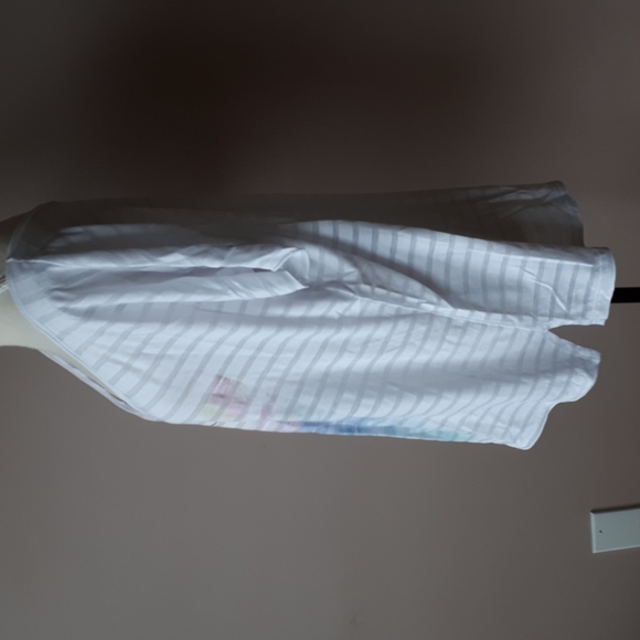 2/$25 Roxy Beach tee - Picture 3 of 6